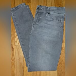 Juicy Couture size 6 gray stretchy jeans 👖